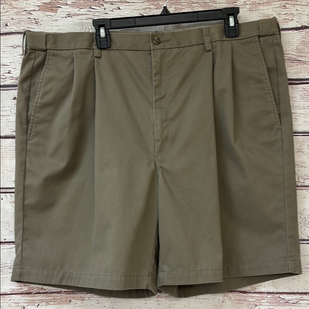 Men's Olive Flat-Front Chino Shorts
